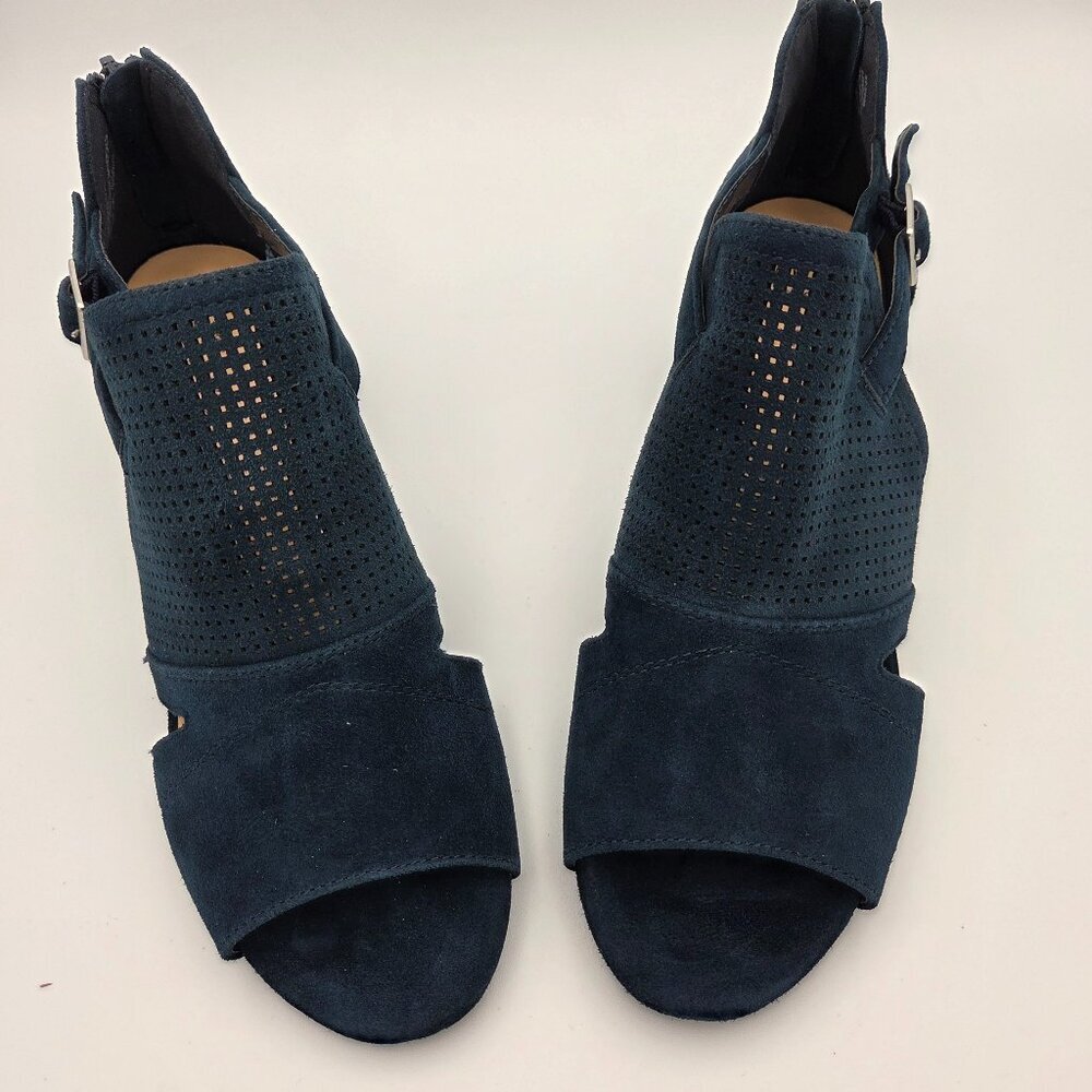 BellaVita 8.5M Navy Blue Suede Sandal w/Adjustable Ankle Strap & 3" Wedge Heel